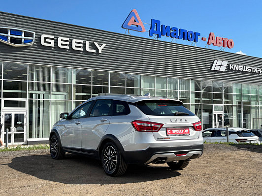 Lada (ВАЗ) Vesta Luxe Multimedia, 2019 года, пробег 197000 км