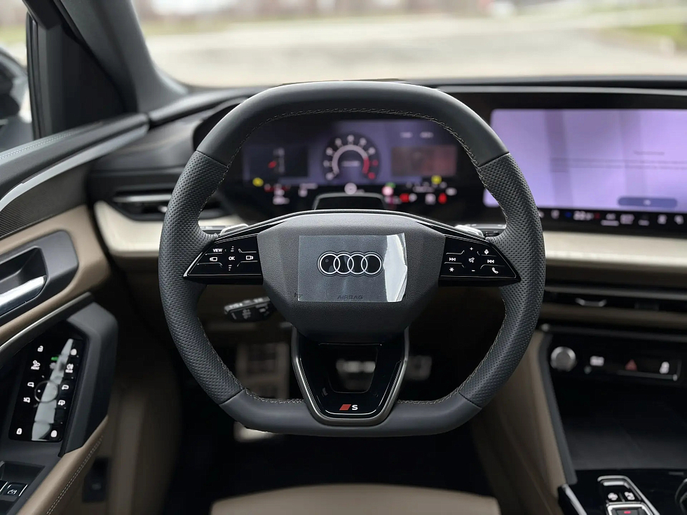 Audi Q5 40 TFSI quattro Luxury Dynamic, белый