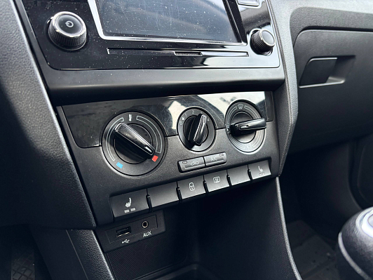Skoda Rapid Hockey Edition Ambition, 2017 года, пробег 97000 км