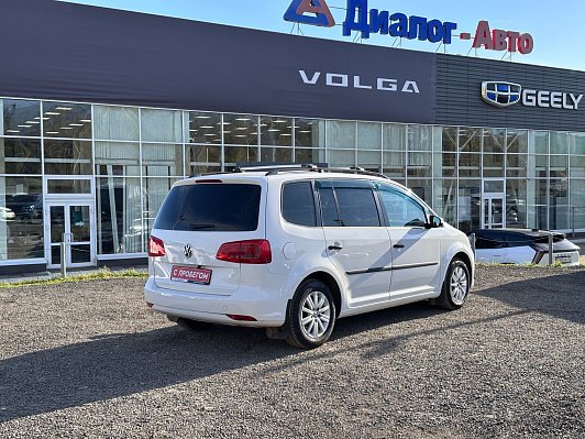 Volkswagen Touran Highline, 2012 года, пробег 258181 км