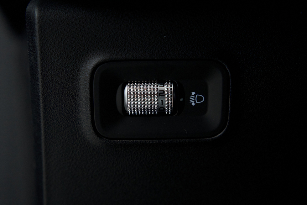 Geely Atlas Спорт, голубой