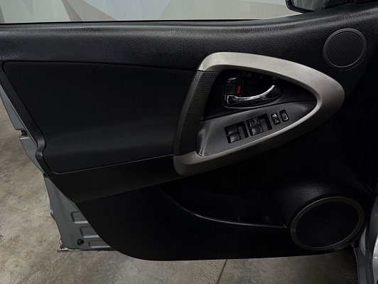 Toyota RAV4 Луна+, 2007 года, пробег 304500 км