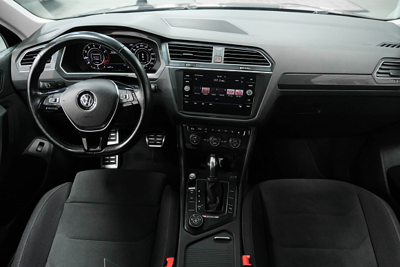 Volkswagen Tiguan Highline, 2018 года, пробег 251323 км