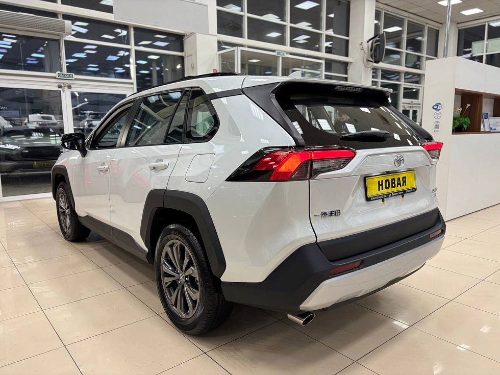 Toyota RAV4 Adventure, белый