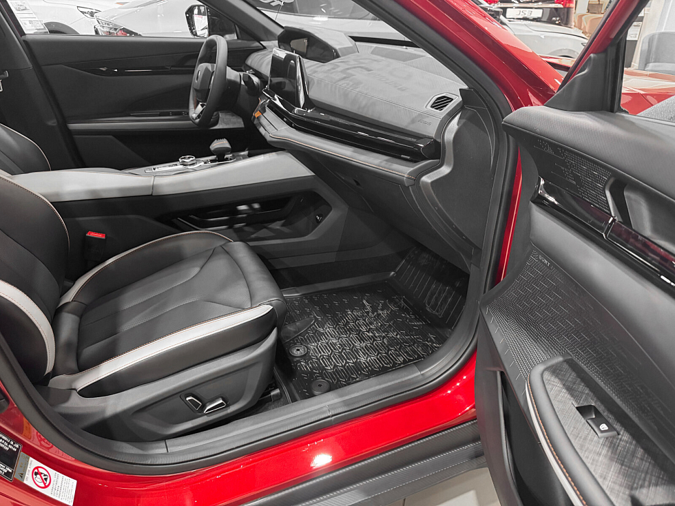 Changan UNI-V DLX, красный