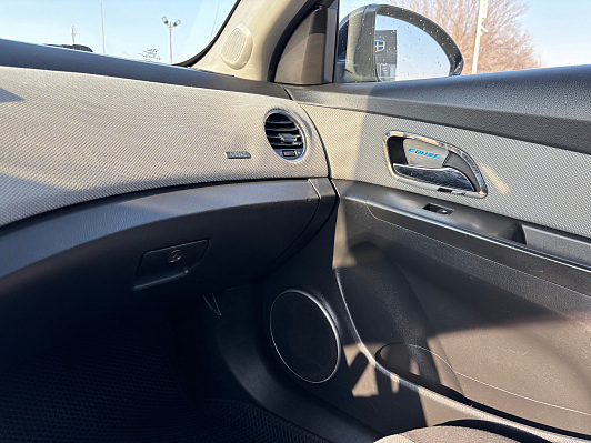 Chevrolet Cruze LT (10.2008  12.2012), 2012 года, пробег 219328 км