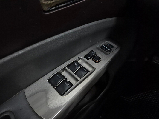 Toyota Prius, 2004 года, пробег 220553 км