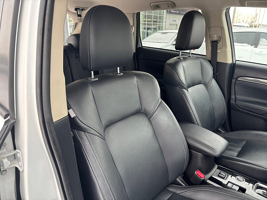 Mitsubishi Outlander Instyle, 2021 года, пробег 83293 км