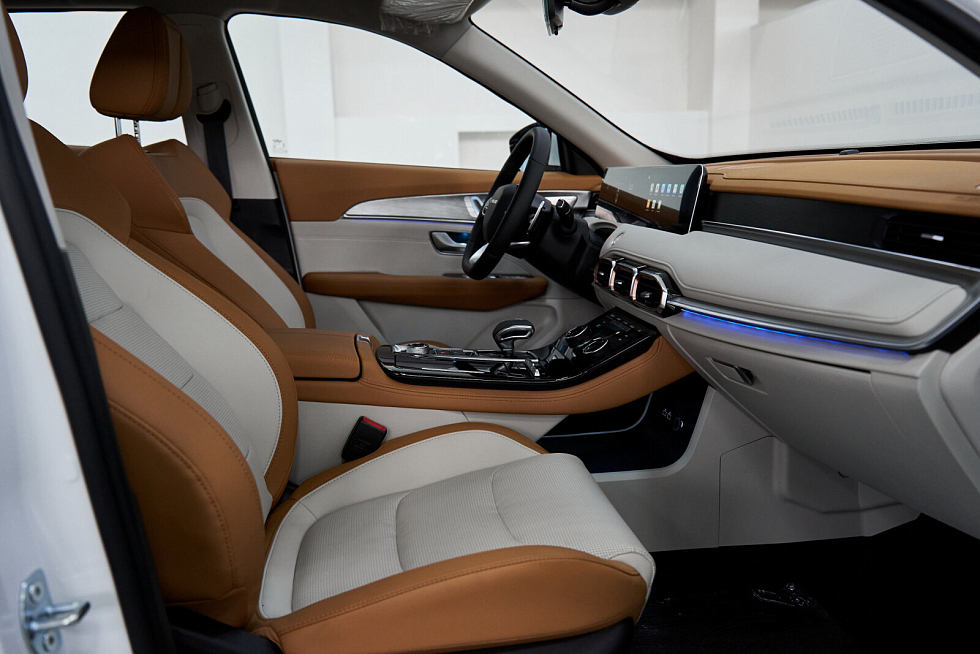 JETOUR X70+ Престиж, белый