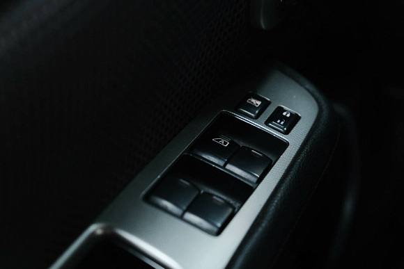 Nissan Tiida, 2010 года, пробег 219000 км