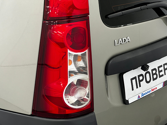 Lada (ВАЗ) Largus Luxe (5 мест), 2018 года, пробег 185000 км