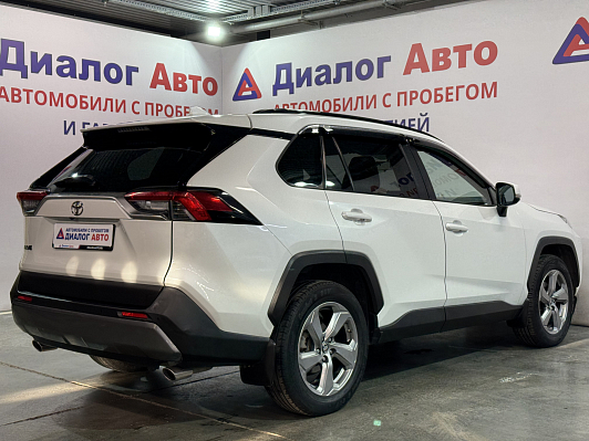 Toyota RAV4 Комфорт, 2020 года, пробег 114000 км