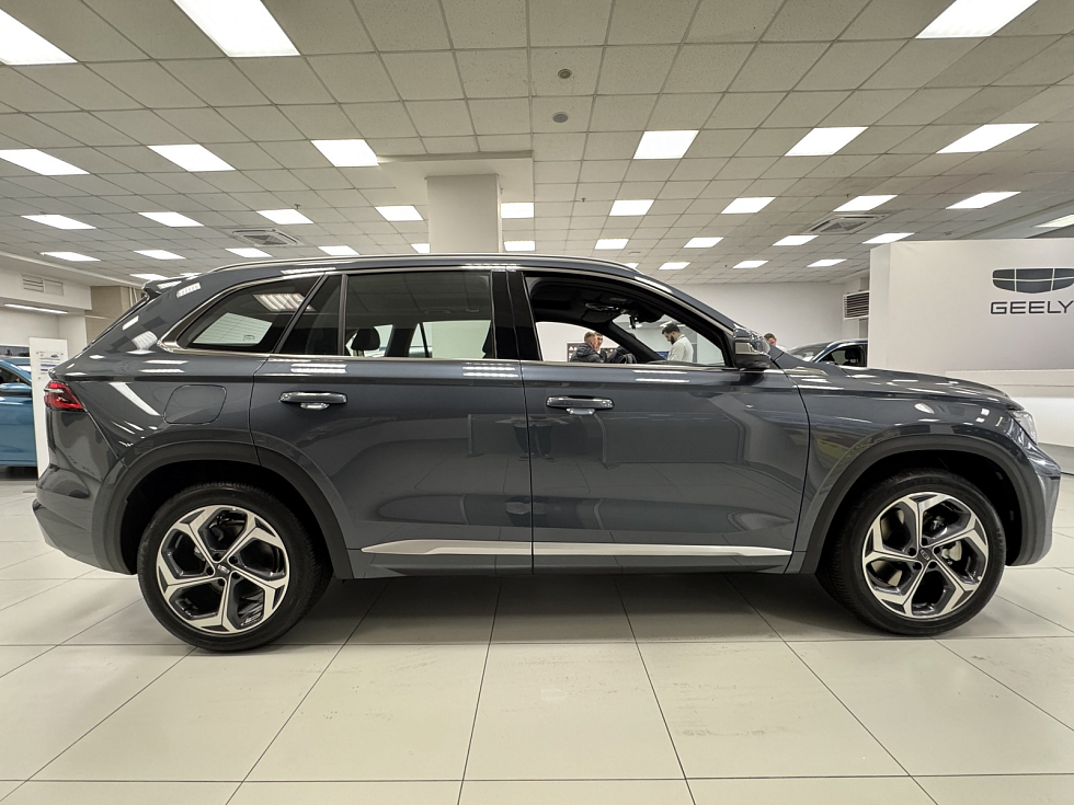 Geely Monjaro Люкс, серый