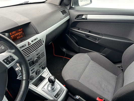 Opel Astra, 2010 года, пробег 194006 км