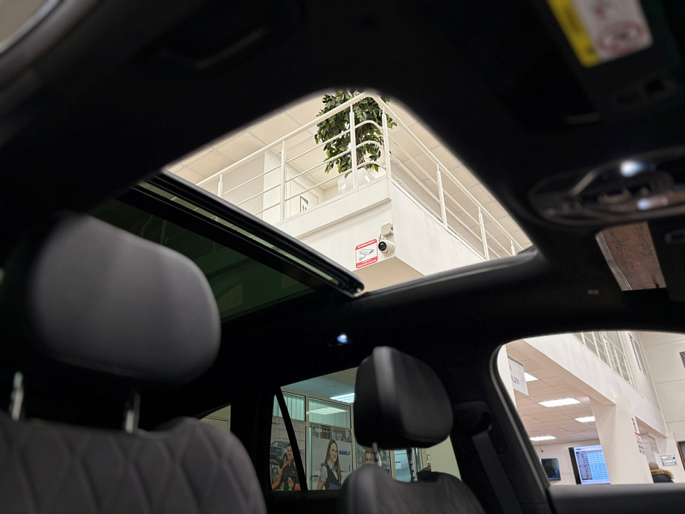 Geely Monjaro Флагман, зеленый