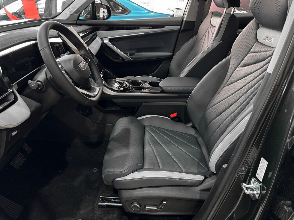 Geely Atlas Флагман, зеленый