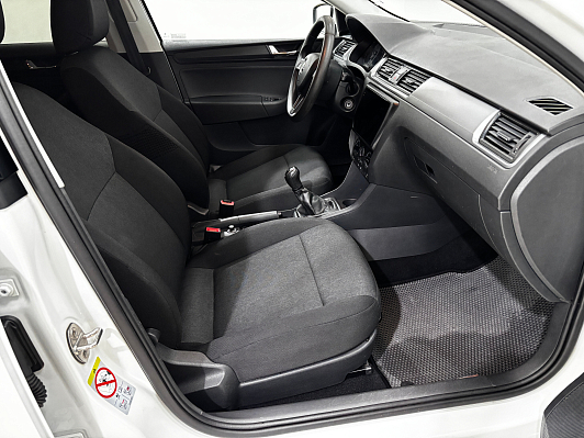 Skoda Rapid Hockey Edition Active, 2018 года, пробег 140000 км