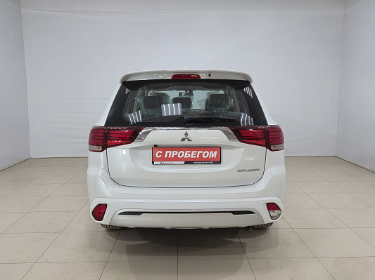 Mitsubishi Outlander Invite, 2022 года, пробег 906 км