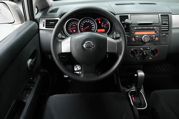 Nissan Tiida, 2012 года, пробег 102709 км