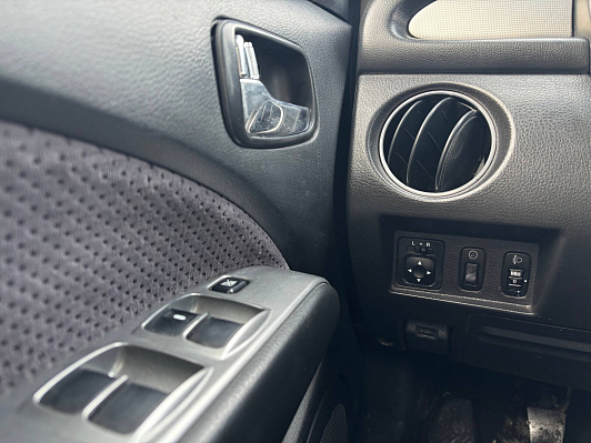 Mitsubishi Outlander, 2004 года, пробег 229370 км