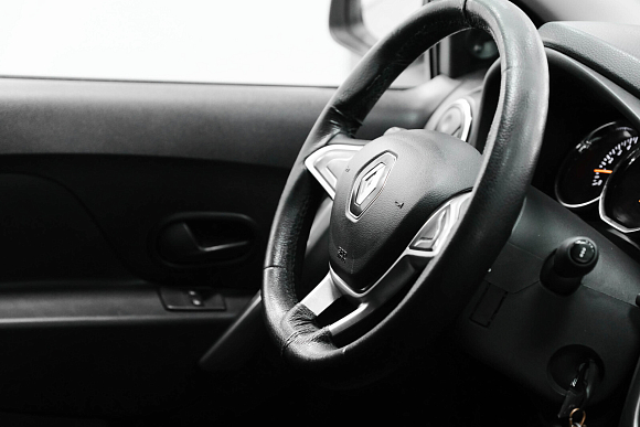 Renault Logan Life, 2019 года, пробег 74497 км