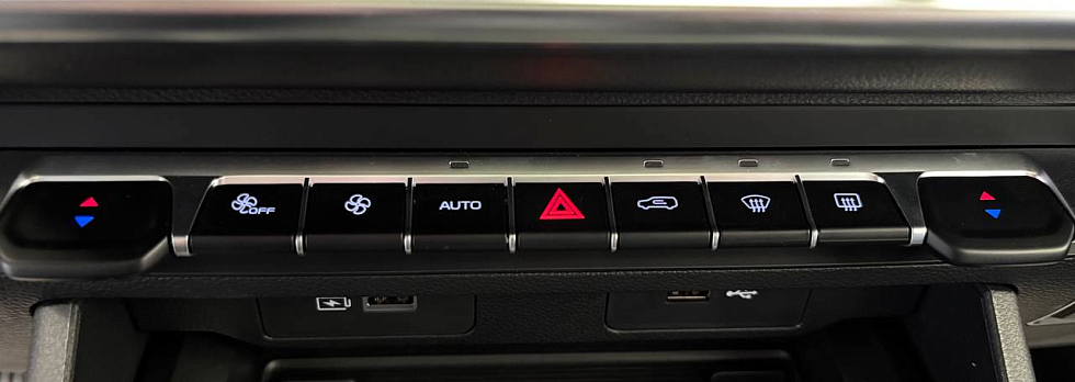 Geely Okavango Luxury, белый