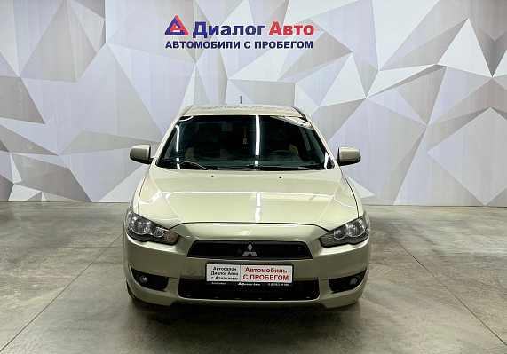Mitsubishi Lancer, 2010 года, пробег 218715 км