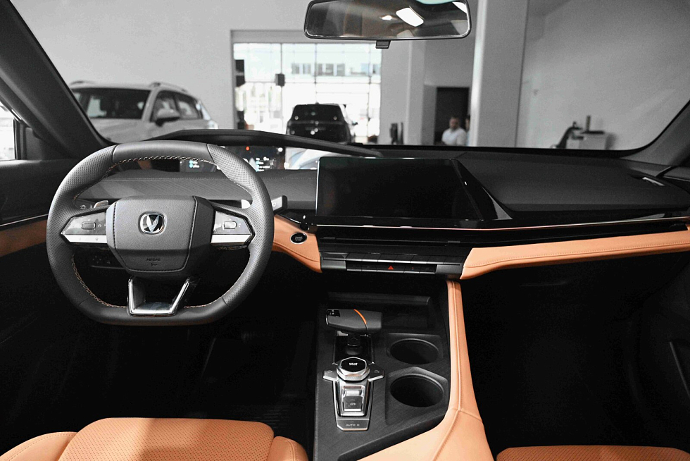 Changan UNI-V Tech, серый