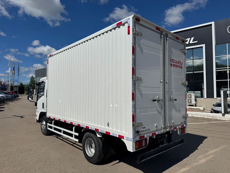 Isuzu Elf (N-series) , белый