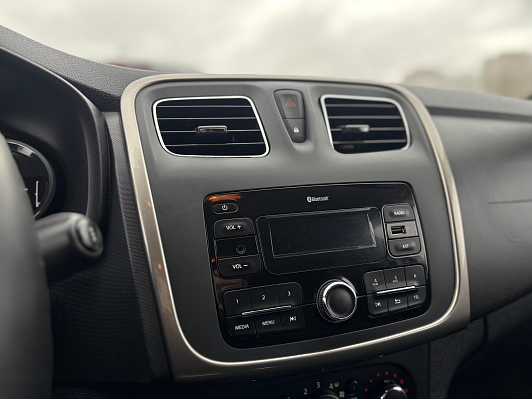 Renault Sandero Stepway Life, 2021 года, пробег 120304 км