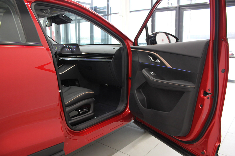 Omoda C5 , красный