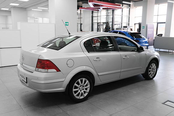 Opel Astra Cosmo, 2013 года, пробег 127000 км