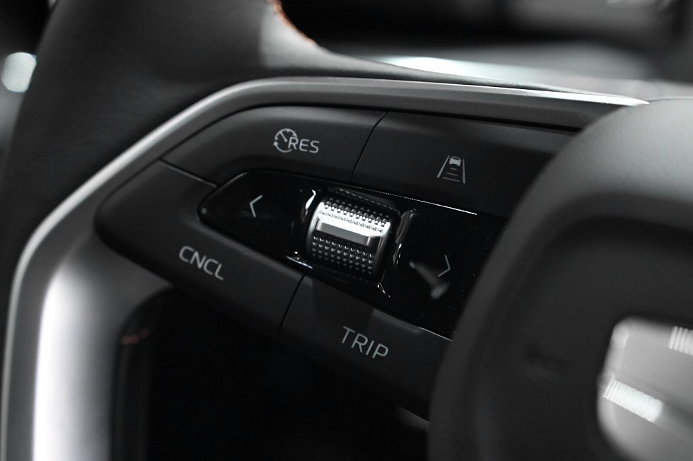 Geely Preface Люкс, серебряный