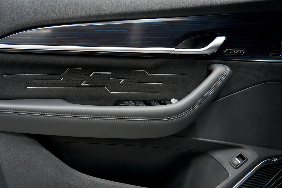 Geely Monjaro Flagship (Xingyue L), серый