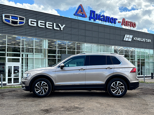 Volkswagen Tiguan CONNECT, 2019 года, пробег 176079 км