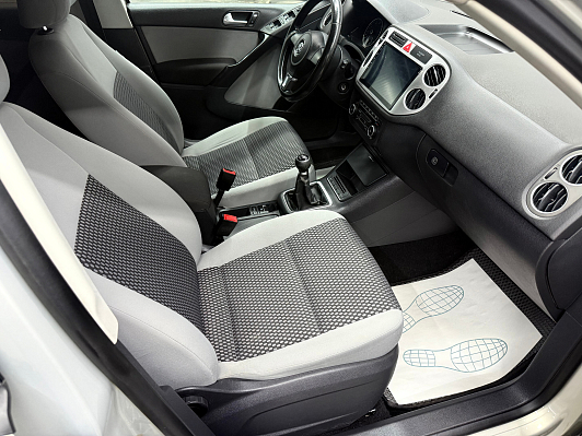 Volkswagen Tiguan, 2011 года, пробег 214285 км