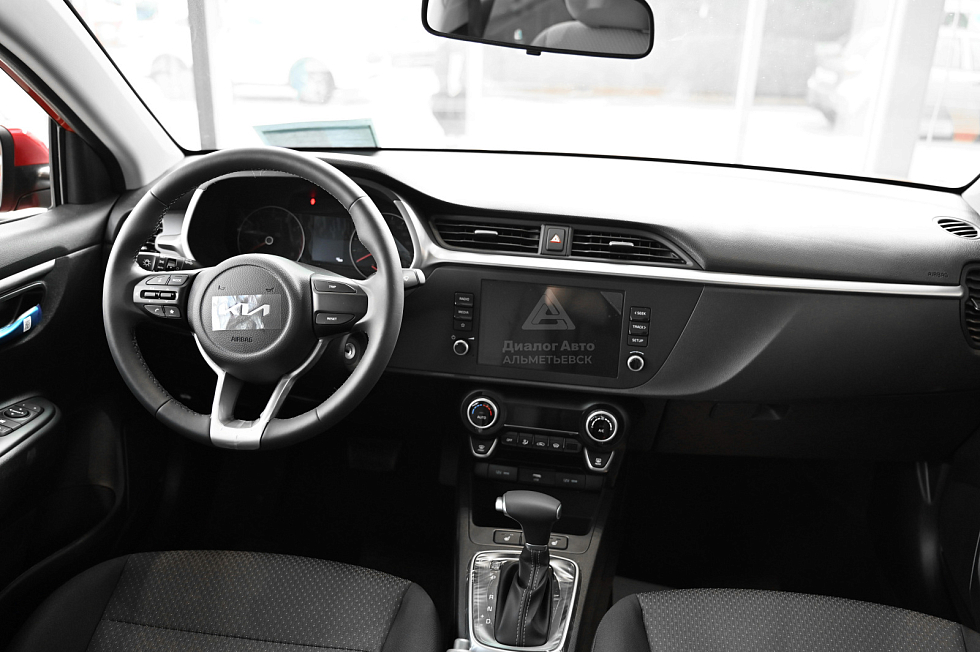 Solaris KRS Luxe AV, красный