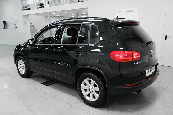 Volkswagen Tiguan Avenue, 2013 года, пробег 209000 км