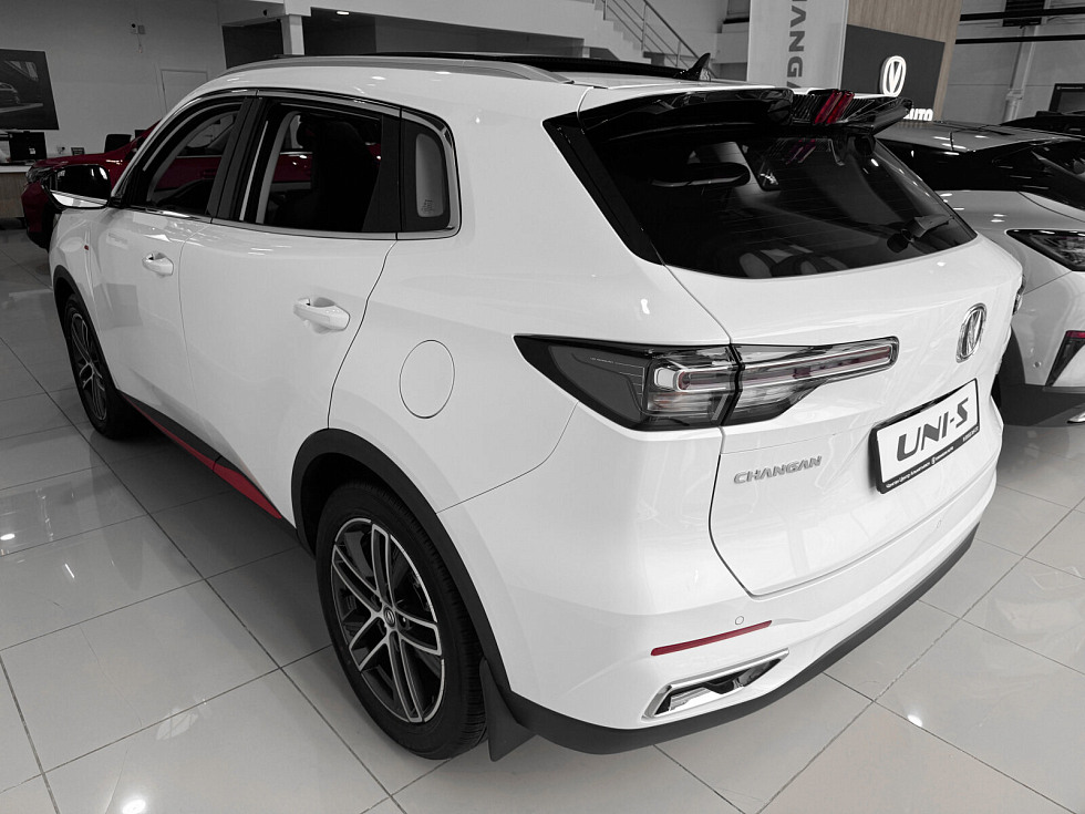 Changan UNI-S Техно, золотой