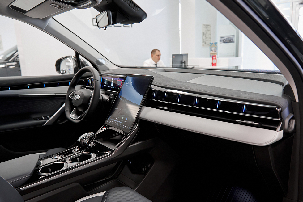 Geely Atlas Спорт, зеленый