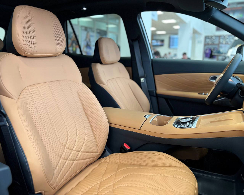 Geely EX5 EM-i Про, серебряный