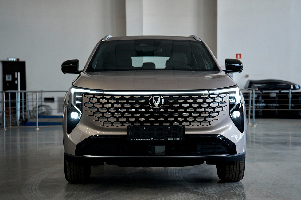 Changan UNI-S Люкс, бежевый
