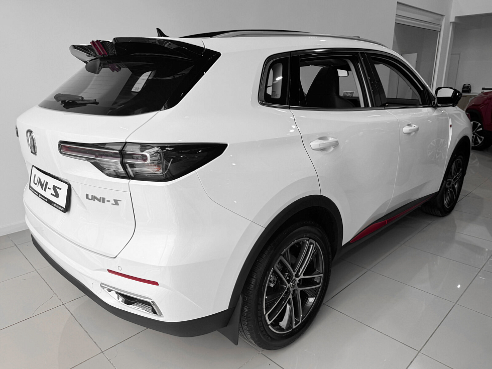 Changan UNI-S Техно, золотой