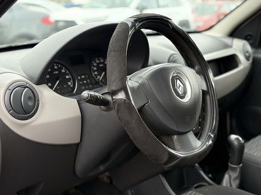 Renault Sandero Специальная серия, 2014 года, пробег 214000 км