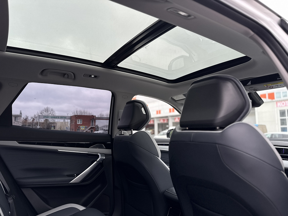 Geely Atlas Flagship, белый