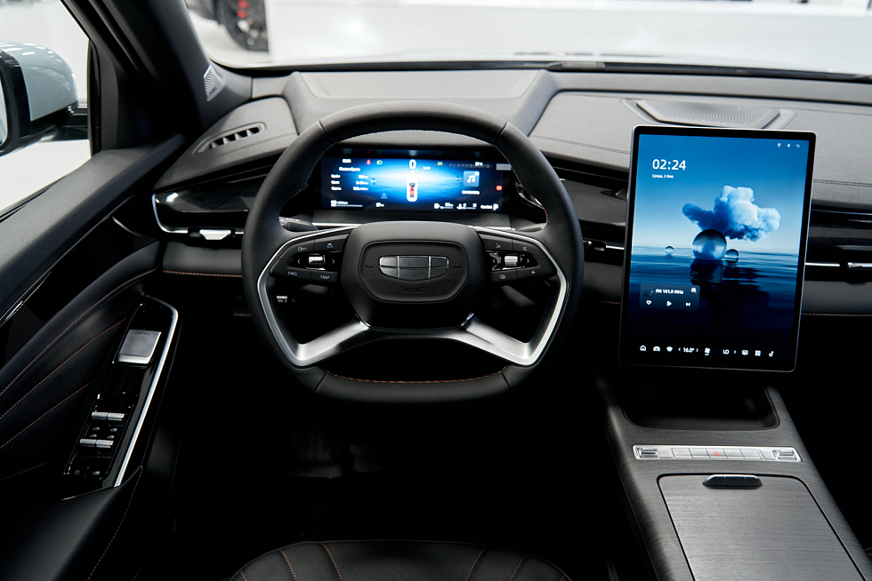 Geely Preface Flagship, серебряный