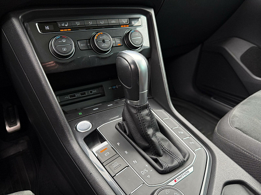 Volkswagen Tiguan Exclusive, 2018 года, пробег 133235 км