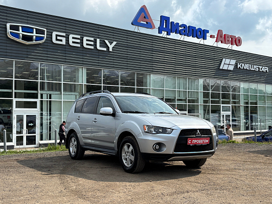 Mitsubishi Outlander Intense, 2011 года, пробег 216088 км
