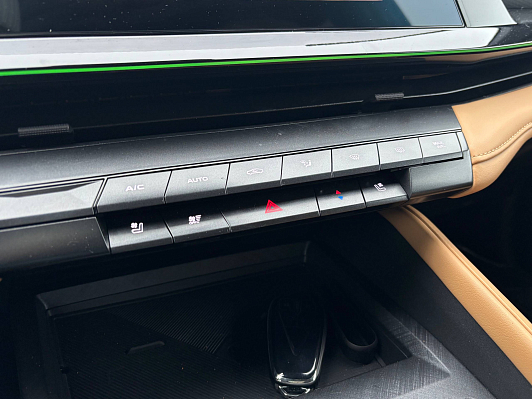 Changan UNI-V DLX, 2023 года, пробег 20000 км