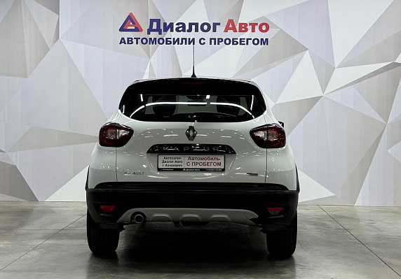 Renault Kaptur Style, 2017 года, пробег 121453 км